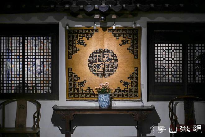  凯发K8官方网站app官网见证历史承载智慧中国传统手织龙纹毯