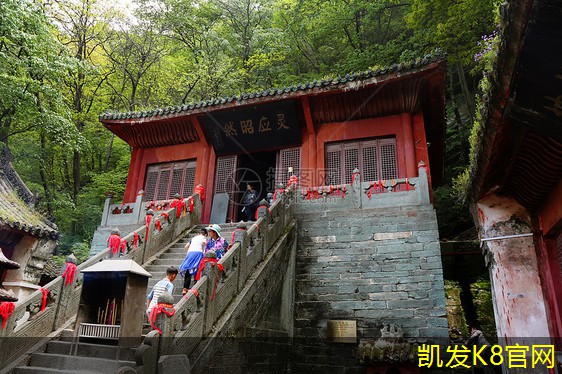 探索手工毯的独特艺术风格