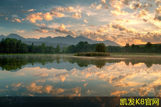 选择楼梯踏步防滑条时需考虑的关键因素